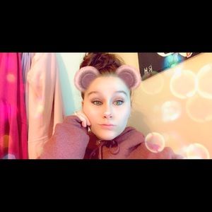 Meet your Posher, Cassie